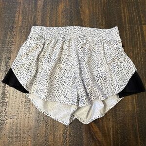 Lululemon Pleat To Street Shorts